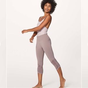 Lululemon Taryn Toomey Awakening Crop 17" EUC